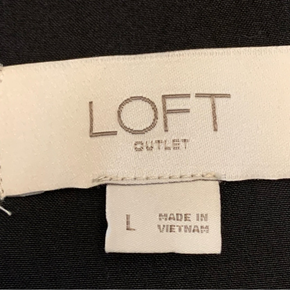 LOFT Black Floral Lined Split Flutter Sleeve V-Ne… - image 9